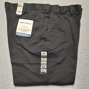 Dockers Men's 44 X 28 Black Classic Fit Easy Khaki Pants